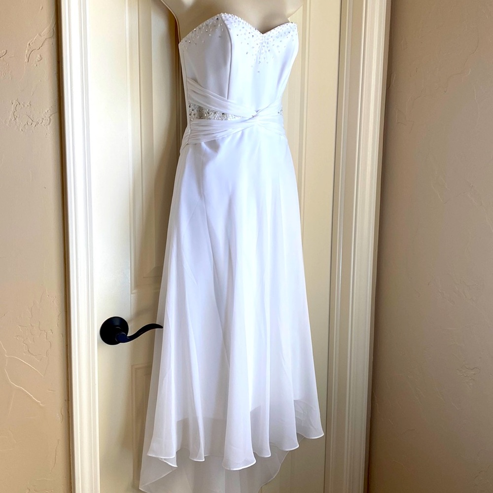 Raylia Designs Wedding Dress. *NEW*